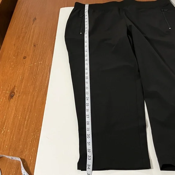 Chico’s Zenergy Black Pull On Pants size 2 - Picture 5 of 9